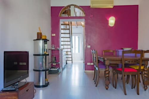 Navigli 7| Apartment for 4 with one bedroom, living room with sofa bed, kitchen, balcony and bathroom with shower. With Wi-Fi, TV and air conditioning - HB Hall, flats in the centre of Milan.