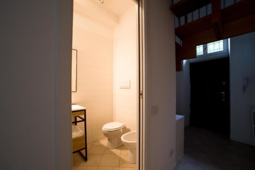 Navigli 30| Apartment for 2 with bedroom, living room, open-plan kitchen and bathroom with shower. With Wi-Fi, TV and air conditioning - HB Hall, flats in the centre of Milan.