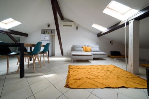 Navigli 30| Apartment for 2 with bedroom, living room, open-plan kitchen and bathroom with shower. With Wi-Fi, TV and air conditioning - HB Hall, flats in the centre of Milan.