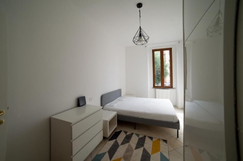 Navigli 30| Apartment for 2 with bedroom, living room, open-plan kitchen and bathroom with shower. With Wi-Fi, TV and air conditioning - HB Hall, flats in the centre of Milan.