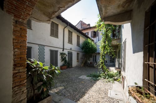 Navigli 2| Studio apartment for 2 with a sofa bed in the living room, kitchenette and bathroom with shower. With Wi-Fi, TV and air conditioning - HB Hall, flats in the centre of Milan.