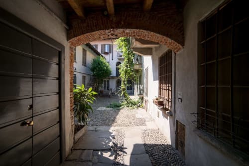 Navigli 2| Studio apartment for 2 with a sofa bed in the living room, kitchenette and bathroom with shower. With Wi-Fi, TV and air conditioning - HB Hall, flats in the centre of Milan.