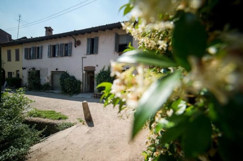 Navigli 2| Studio apartment for 2 with a sofa bed in the living room, kitchenette and bathroom with shower. With Wi-Fi, TV and air conditioning - HB Hall, flats in the centre of Milan.