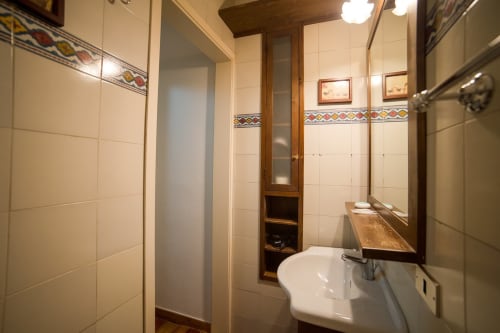 Navigli 2| Studio apartment for 2 with a sofa bed in the living room, kitchenette and bathroom with shower. With Wi-Fi, TV and air conditioning - HB Hall, flats in the centre of Milan.