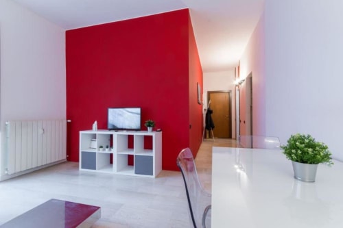 Loreto 19| Apartment for 4 with one bedroom, living room with sofa bed, kitchen, balcony and bathroom with shower. With Wi-Fi, TV and air conditioning - HB Hall, flats in the centre of Milan.
