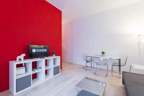 Loreto 19| Apartment for 4 with one bedroom, living room with sofa bed, kitchen, balcony and bathroom with shower. With Wi-Fi, TV and air conditioning - HB Hall, flats in the centre of Milan.