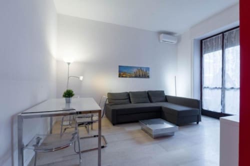 Loreto 19| Apartment for 4 with one bedroom, living room with sofa bed, kitchen, balcony and bathroom with shower. With Wi-Fi, TV and air conditioning - HB Hall, flats in the centre of Milan.