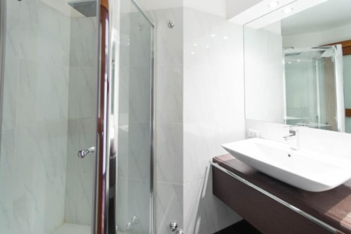 Porta Nuova 52| Appartement pour 2 personnes avec chambre, cuisine et salle de bains avec douche. Avec Wi-Fi, TV et climatisation - HB Hall, appartements dans le centre de Milan.