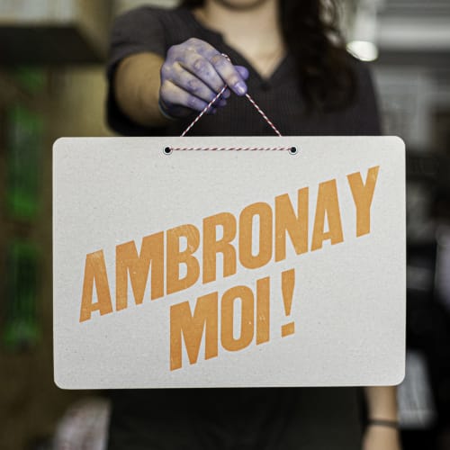 ambronay-moi