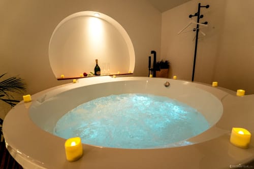 Chambre Jacuzzi Privatif PACA | Paradise Love In Provence