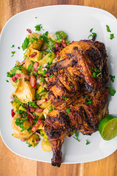 Poulet rôti avec pommes de terre assaisonnées et citron vert à la Résidence Les 2 Moulins, Le Moule, Guadeloupe