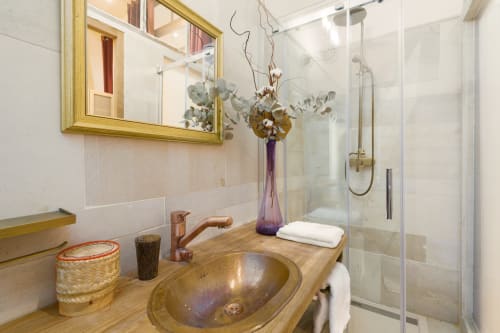 Appartement Abstraction: entièrement équipé, salon, chambre, salle de bain, cuisine