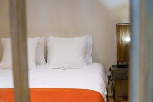 Appartement Abstraction: entièrement équipé, salon, chambre, salle de bain, cuisine
