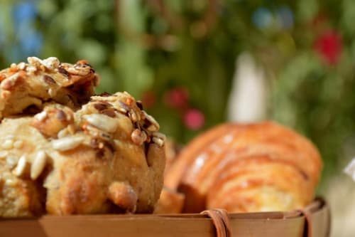 Pâtisseries fraîchement cuites aux noix de la Résidence Saint Michel B&B à L'île Rousse, Corse