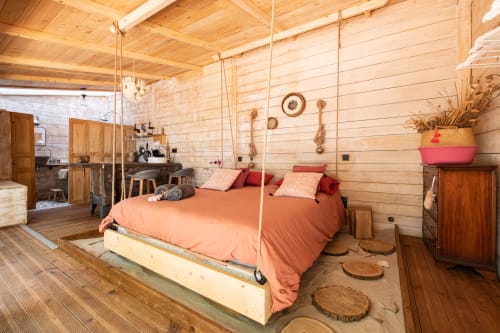 Cabane en bois hébergement insolite à l'atmosphère bohème chic