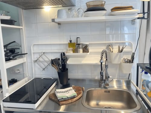 Studio Le City avec kitchenette - Location courte durée à Foix en Ariège - Aux 4 Logis - Route de la voie verte et à 150m de la gare.