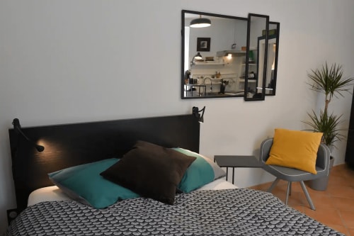 Studio Le City - Location courte durée à Foix en Ariège - Aux 4 Logis - Route de la voie verte et à 150m de la gare.