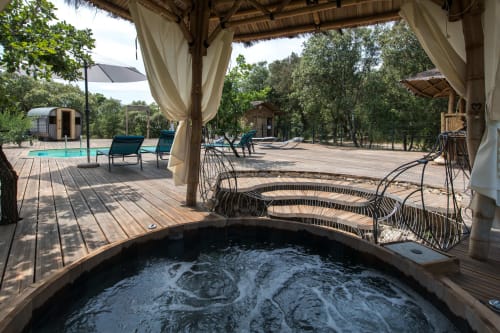 les jardins de Chiron - Sauve - lodges et Tiny house sud de la France - spa et petit dejeuner proche Nimes Montpellier - piscine exterieure - soin chevaux - massages - salle de mariage Sauve 