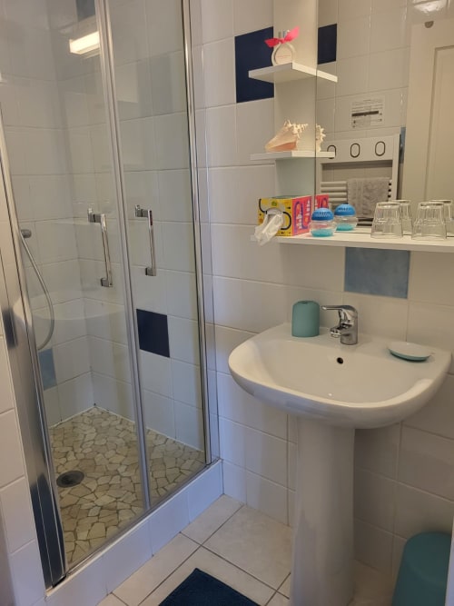 Le Clos De La Côte D'Émeraude- Bretagne, vacances Mont-Saint-Michel Bretagne- salle de bains privée 