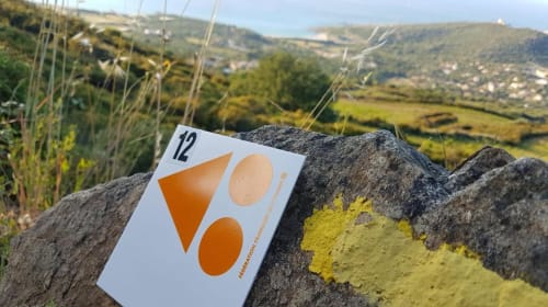Palette de couleurs à la Résidence Lésia : tons orange et pêche avec vue sur la vallée pittoresque de Corbara