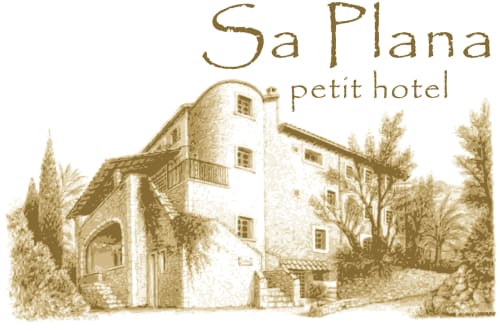 Sa Plana Petit Hotel en Estellencs, un encantador edificio de piedra con cipreses y arquitectura mediterránea