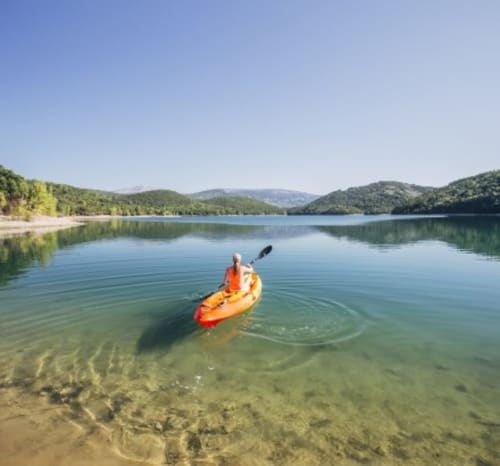 Lac de Saint Cassien proche gîte - Les Muriers d'engaspaty