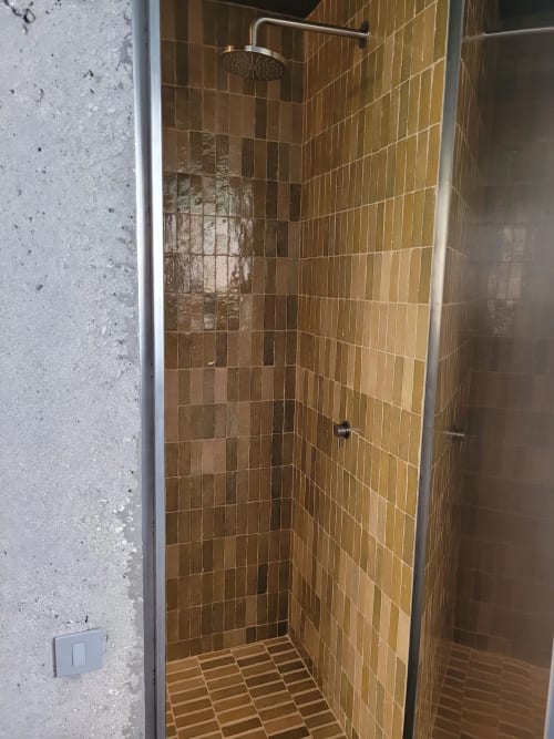 dutxa allotjament apartament olot garrotxa pavelló fàbrica descals disseny