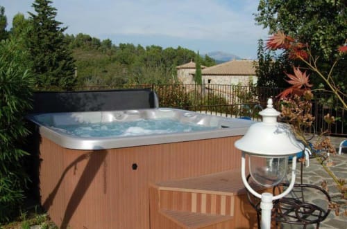 Gîte avec jacuzzi Seillans - Les Muriers d'engaspaty