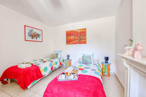gîte, maison de vacances, chambre d'hôte, location saisonnière, chambres confortables avec literie de qualité, connexion wi-fi gratuite, bouilloire avec thé dans chaque chambre, télévision dans chaque chambre , Gîte Le Patio de Mimi, Location de vacances avec patio, Gîte avec cuisine équipée plain-pied, maison de vacances avec terrasse 2 toilettes plain-pied, location saisonnière familiale, Gîte tout confort avec terrasse plain-pied, hébergement de charme avec extérieur et parking privé gratuit, vacances reposantes en 59/62 Nord Pas de Calais