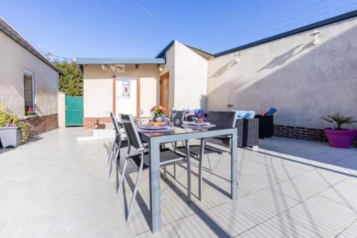  Le Patio de Mimi - proche Marquion  - - location ave patio - Gîte Le Patio de Mimi - proche Marquion  - Location de vacances avec patio,  Gîte avec cuisine équipée et 2 toilettes plain-pied, maison de vacances avec terrasse,  Maison de vacances plain-pied et parking privé gratuit, Location saisonnière familiale, Gîte tout confort avec terrasse, Hébergement de charme avec extérieur, Hébergement romantique, spacieux, vacances reposantes en 59/62 Nord pas de Calais, 2 toilettes, télévision chaque chambre, connexion wifi gratuite