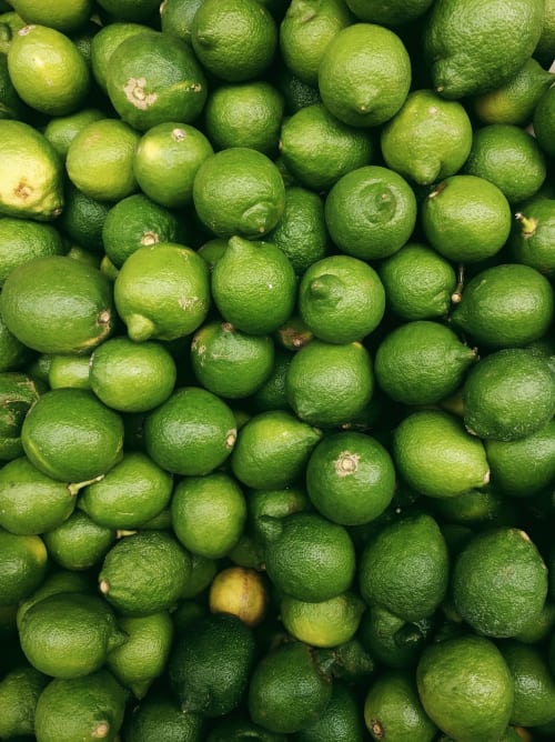 Limoni verdi freschi di Catania, Sicilia presso la struttura ricettiva Sicilianinsta Rooms