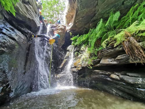 Aventura de descenso de cañones en la cascada El Paraje del Chef, Laroles, Nevada, Granada