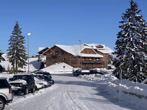 Oreeduloup, location la Joue du loup, Studio Ptilou B36 2/4 personnes, vue montagne, ski, mélèzes des chaumates, 
