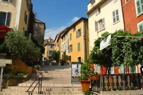 Village provençale - Les Muriers d'engaspaty