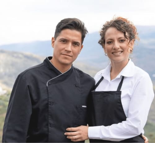Chef y personal de hostelería en El Paraje del Chef en Laroles Nevada, Granada, España