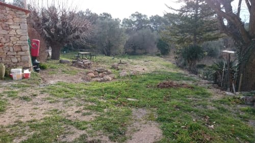Jardin du gite avant Les Muriers d'engaspaty