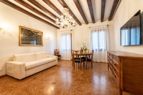 Family Apartment, Canal View, Fenice, Casanova, Opera house, Maria Callas, AD Place, Venice
