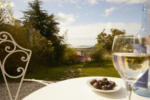 Cavalo de Madeira Guesthouse - Arelho, Portugal - overlooking the lagoon and the sea - former vineyard - recently built rooms 