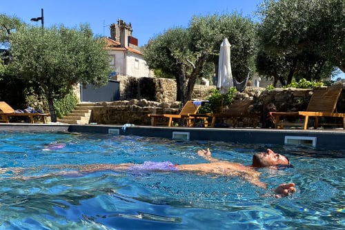 Pedra Nova - Turismo d'Aldeia -  Quartos em propriedade com jardim, piscina exterior e terraço - pequeno almoço continental -Castelo Novo- Portugal