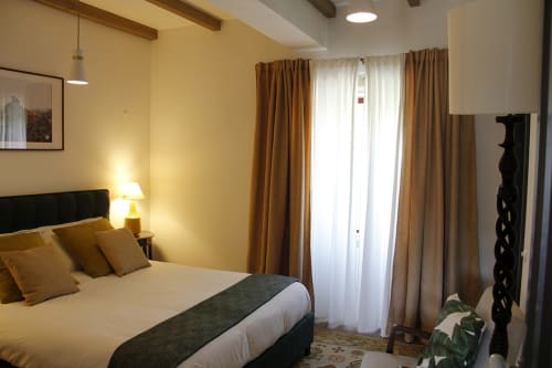 Pedra Nova - Turismo d'Aldeia -  Quartos em propriedade com jardim, piscina exterior e terraço - pequeno almoço continental -Castelo Novo- Portugal