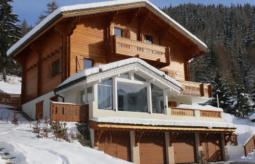 Chalet le 1650 enneigé, situé à La Plagne Tarentaise