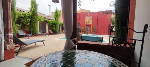 Patio privé, terrasse, piscine, Chambre confort, lit queen size, B&B, Chambres d'hôtes, Couleurs du Sud, Vallon-Pont-d'Arc, Ardèche, Auvergne-Rhône-Alpes, France, Vacances 
