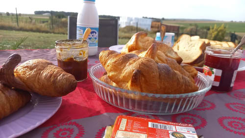 Gîte Le Patio de Mimi - proche Marquion  - Location de vacances avec patio,  Gîte avec cuisine équipée et 2 toilettes plain-pied, maison de vacances avec terrasse,  Maison de vacances plain-pied et parking privé gratuit, Location saisonnière familiale, Gîte tout confort avec terrasse, Hébergement de charme avec extérieur, Hébergement romantique, spacieux, vacances reposantes en 59/62 Nord pas de Calais, 2 toilettes, télévision chaque chambre, connexion wifi gratuite, promenade, petits-déjeuners, randonnée