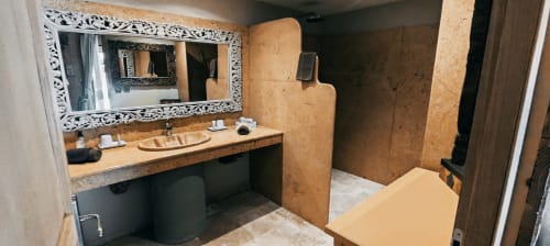 Salle de Bain, Patio privé, terrasse, Chambre confort, lit queen size, B&B, Chambres d'hôtes, Couleurs du Sud, Vallon-Pont-d'Arc, Ardèche, Auvergne-Rhône-Alpes, France, Vacances 


