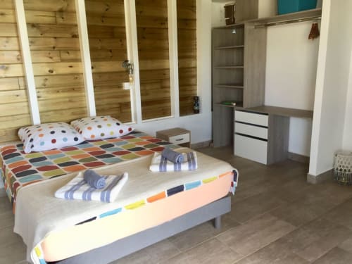 Chambre double tout équipée des cottages du lagon