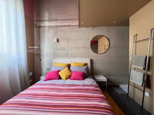 Hauts de France- Nord – Roubaix – proximité Lille – à 1 heure de Paris - Lille
centre-ville
Chambres d’Hôtes- chambre d’hôte – suites – suites familiales - location pour événements - location photo - location cinéma -  séminaires – évènements – hébergement 
– hôtel - hôtellerie
Séjour- week-end - charme – atypique – contemporain - design – visiter – détente – à ne pas manquer -  luxe – grand confort – exceptionnel – calme – bien situé – centre-ville – se reposer – loger – décoration - déco
Chambres d’Hôtes d’exception à Roubaix idéalement située à proximité des grandes écoles, des grandes entreprises et des lieux culturels majeurs de la métropole lilloise
