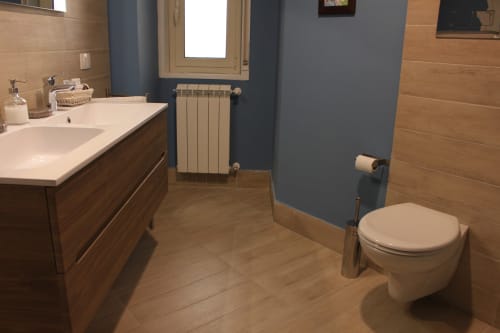 Agrigento, bagno privato suite quadrupla con bidet, lavandino e asciugamani - B&B L'Alba sui Templi in Sicilia.