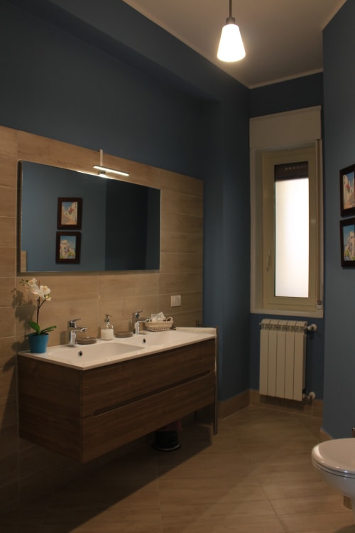 Agrigento, bagno privato suite quadrupla con bidet, lavandino e asciugamani - B&B L'Alba sui Templi in Sicilia.