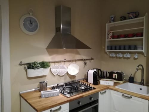 Cucina area comune per la colazione del B&B L'Alba sui Templi - centro di Agrigento, Sicilia.