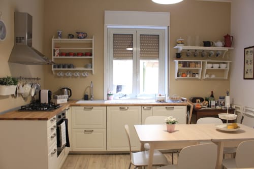 Cucina area comune per la colazione del B&B L'Alba sui Templi - centro di Agrigento, Sicilia.